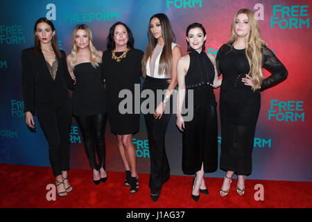 New York, NY, USA. 19. April 2017. Troian Bellisario, Ashley Benson, I. Marlene König, Shay Mitchell, Lucy Hale und Sasha Pieterse bei der 2017 Freiform in New York City am 19. April 2017 im Voraus. Bildnachweis: Diego Corredor/Medien Punch/Alamy Live-Nachrichten Stockfoto