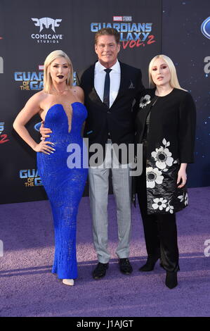 Los Angeles, Kalifornien, USA. 19. April 2017. Los Angeles, Vereinigte Staaten von Amerika. 19. April 2017. David Hasselhoff mit Töchtern Hayley und Taylor-Ann "Hüter des Galaxy Vol. 2", film Premiere, Ankünfte, Los Angeles, USA - 19. April 2017 Dolby Theater Photo Credit: James Smeal/Alamy Live News Stockfoto