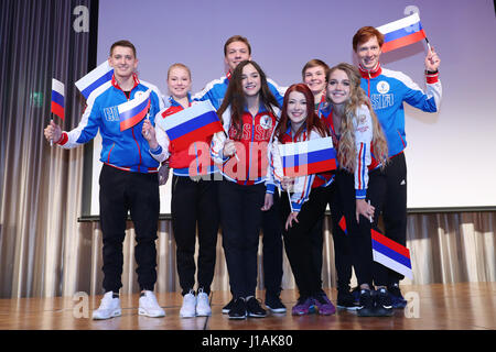 Tokio, Japan. 19. April 2017. Russland-Team Gruppe (RUS) Eiskunstlauf: ISU World Team Trophy 2017 Vernissage in Tokio, Japan. Bildnachweis: YUTAKA/AFLO SPORT/Alamy Live-Nachrichten Stockfoto