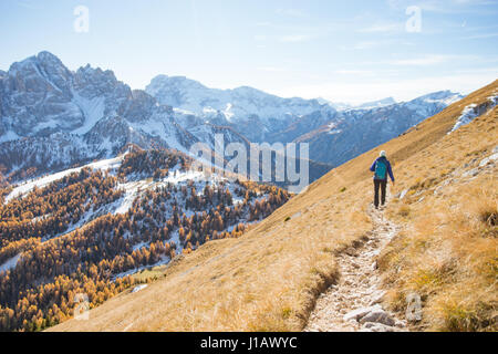 Eine Wander-Person der Dolomiten in der Nähe von Cortina d ' Ampezzo in Belluno, Italien. Stockfoto