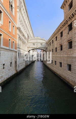 Die Seufzerbrücke (Italienisch: Ponte dei Sospiri), Rio di Palazzo, Venedig, Italien Stockfoto