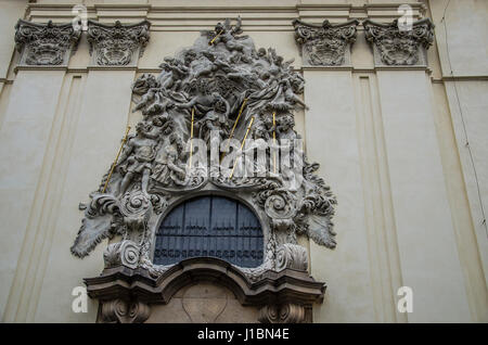 Die Basilika von St. James (Basilika svatého Jakuba Většího) in der Altstadt von Prag, tschechische Republik. Die Kirche ist die Heimat der Madonna Pietatis Stockfoto