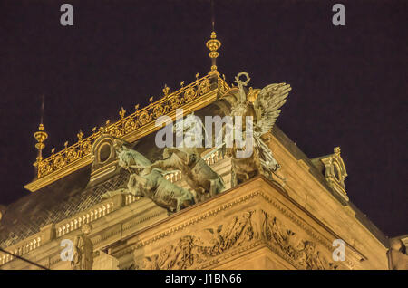 Das Prager Nationaltheater ist ein Symbol der tschechische nationale Identität und kulturelles Erbe und ein nationales Monument der tschechischen Geschichte und Kunst. Stockfoto