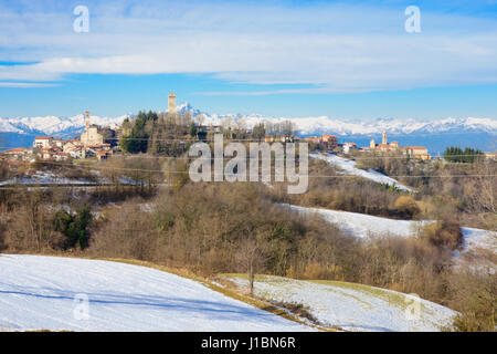 Das italienische Dorf Murazzano. Der Region Langhe, Piemont (Piemonte), Italien Stockfoto