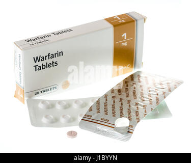 Warfarin Tabletten zur Behandlung oder Verhinderung von Blutgerinnseln in Venen oder Arterien, die das Risiko von Schlaganfall oder Herzinfarkt senken können. Stockfoto