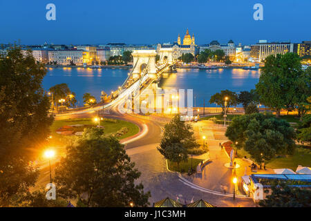 Budapest ist eine wunderschöne Stadt Split von der mächtigen Donau Stockfoto
