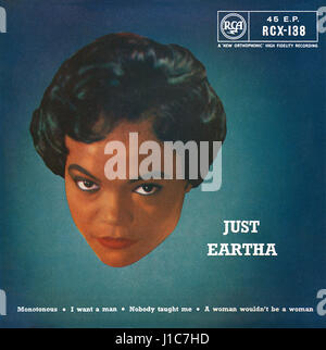 Titelseite der Plattencover für die UK EP nur Eartha durch Eartha Kitt. Ausgestellt auf dem RCA-Label im Jahr 1959. Stockfoto
