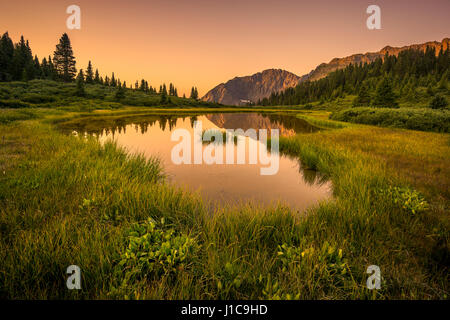 Teich über Crater Lake, West Nadel Mountains, Colorado. Stockfoto