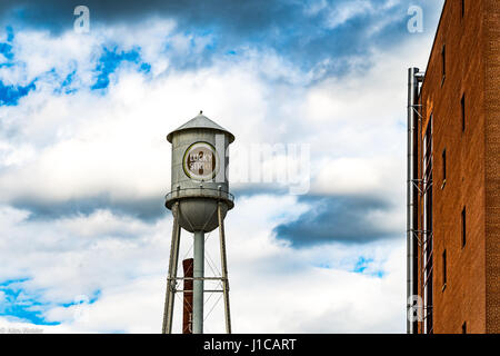 Lucky Strike Wasserturm Stockfoto