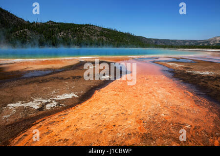 Mineralische Ablagerungen, Grand Bildobjekte Frühling, Midway Geyser Basin, Yellowstone-Nationalpark, Wyoming, USA Stockfoto