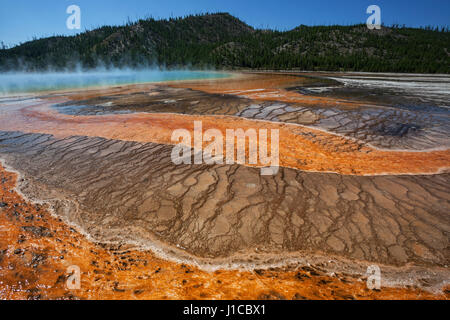 Mineralische Ablagerungen, Grand Bildobjekte Frühling, Midway Geyser Basin, Yellowstone-Nationalpark, Wyoming, USA Stockfoto