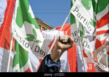 Am 25. April wird jährlich in ganz Italien mit festen und Demonstrationen zu erinnern, die Befreiung vom Nazi-Faschismus gefeiert. Stockfoto