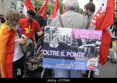 Am 25. April wird jährlich in ganz Italien mit festen und Demonstrationen zu erinnern, die Befreiung vom Nazi-Faschismus gefeiert. Stockfoto