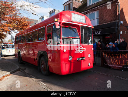 London Transport, rote RF AEC Regal IV Doppeldeckerbusse Bus Teilnahme im Jahr 2016 London to Brighton Veteran Car Run, im Auftrag der BBC Kinder in Not Stockfoto