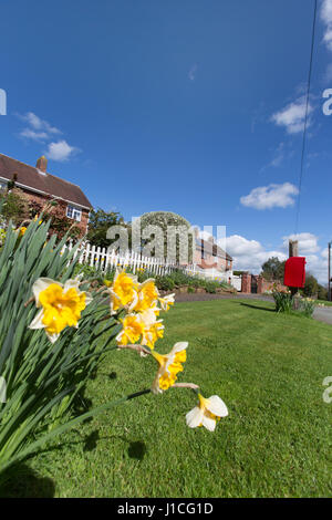 Dorf von Barton, England. Frühlings-Blick auf Barton Road, in der malerischen Cheshire Dorf von Barton. Stockfoto