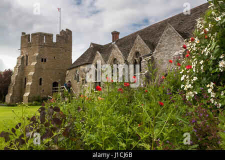 Mittelalterlichen befestigten Landsitz von Stokesay Castle, Shropshire, England, UK: zeigt den Südturm und die große Halle Stockfoto