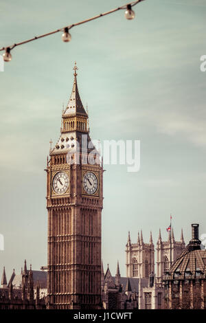 London, England - 25. März 2017: Londoner Wahrzeichen Big Ben Uhrturm, England, UK Stockfoto