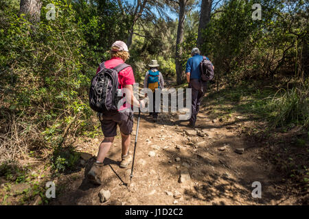 Wanderer auf den Cami de Cavalls, Menorca Stockfoto