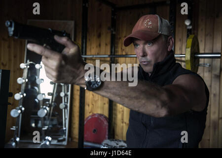 Amerikanische Assassin ist ein upcoming Action Thriller Regie Michael Cuesta auf Vince Flynn's 2010 Roman mit dem gleichen Namen. Es Sterne Dylan O'Brien, Michael Keaton, Sanaa Lathan, Shiva Negar, und Taylor Kitsch. Dieses Foto ist nur für den redaktionellen Gebrauch bestimmt und unterliegen dem Copyright der Film Company und/oder der Fotograf durch den Film oder die Produktion Firma zugewiesen und kann nur reproduziert durch Veröffentlichungen im Zusammenhang mit der Förderung der oben genannten Film. Eine obligatorische Gutschrift auf dem Film Firma ist erforderlich. Der Fotograf sollte auch angerechnet werden, wenn bekannt. Stockfoto