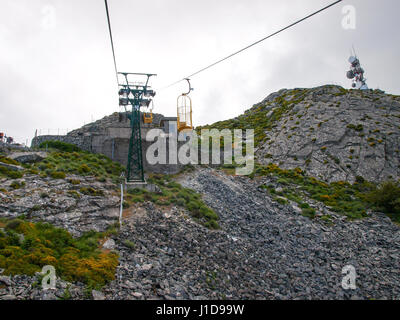 Elba, Italien - 10. Juni 2016: Monte Capanne Korb Standseilbahn Transport. Stockfoto