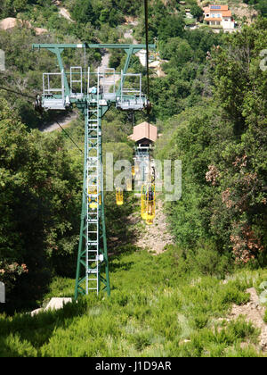 Elba, Italien - 10. Juni 2016: Monte Capanne Korb Standseilbahn Transport. Stockfoto