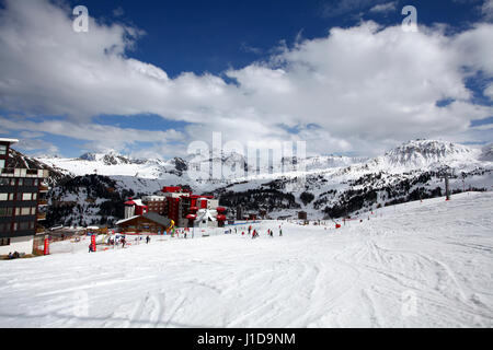 Les Arcs ist ein Wintersportort in Savoie, Frankreich, in das Tal der Tarentaise Stadt von Bourg-Saint-Maurice. Stockfoto