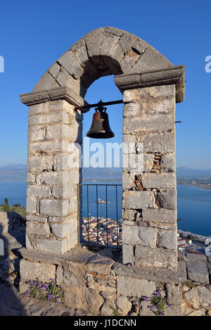 Glockenturm in Palamidi Burg, Nafplion, Griechenland Stockfoto