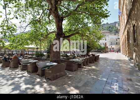 Cafeteria innerorts Syntagma Platz, Nafplio, Peloponnes, Griechenland Stockfoto