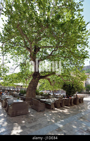 Cafeteria innerorts Syntagma Platz, Nafplio, Peloponnes, Griechenland Stockfoto