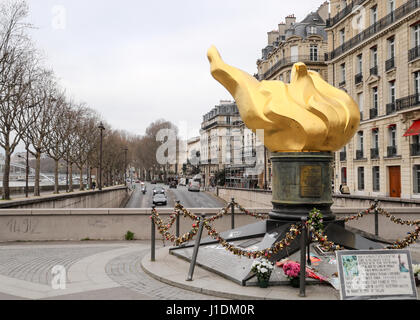 Gesamtansicht von der Pont de Alma Tunnel 20 Jahre nach dem Autounfall, der Prinzessin Diana, ihr Liebhaber Dodi Fayed und der Chauffeur Henri Paul getötet. Der Absturz ereignete sich am Abend des 31. August 1997. Wo: Paris, Frankreich bei: 17. März 2017 Stockfoto