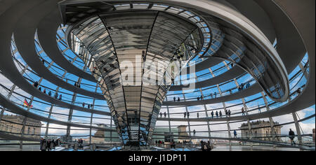 Kuppel auf dem deutschen grösserer Reichtages in Berlin, Deutschland Stockfoto