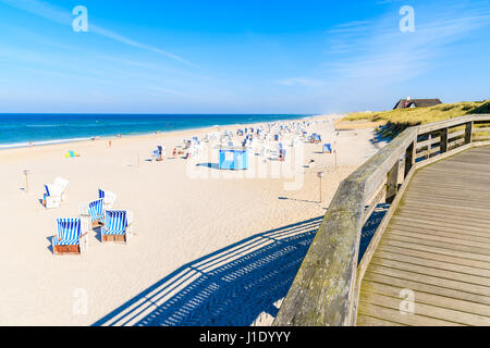 Blick auf Strand von Küstenpromenade in Kampen Dorf, Insel Sylt, Deutschland Stockfoto