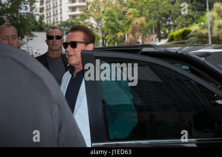 São Paulo, São Paulo, Brasilien. 21. April 2017. Ehemaliger Bodybuilder und Kaliforniens Gouverneur ARNOLD SCHWARZENEGGER, kommt im Sheraton Hotel in Sao Paulo, Brasilien, zur Teilnahme der Arnold Classic Südamerika-Veranstaltung am Freitag (21) Credit: Paulo Lopes/ZUMA Draht/Alamy Live News Stockfoto