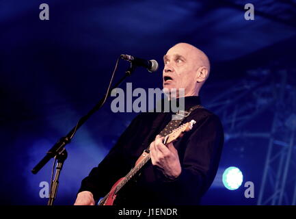 Wilko Johnson erklingt in Cornbury Festival Oxfordshire 8. Juli 2016 Stockfoto