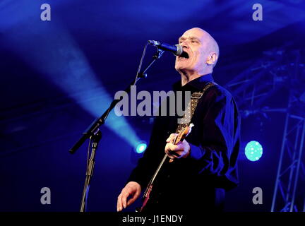 Wilko Johnson erklingt in Cornbury Festival Oxfordshire 8. Juli 2016 Stockfoto