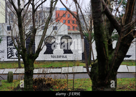 Berlin, Berliner Sehenswürdigkeiten, Wand, hellen, kalten Krieges, bunte, farbenfrohe Malerei, Farben, Farben, Ost-Berlin, ehemalige Division, deutsche Geschichte, Deutschland, Stockfoto