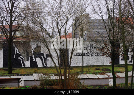 Berlin, Berliner Sehenswürdigkeiten, Wand, hellen, kalten Krieges, bunte, farbenfrohe Malerei, Farben, Farben, Ost-Berlin, ehemalige Division, deutsche Geschichte, Deutschland, Stockfoto