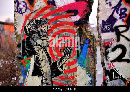 Berlin, berliner Sehenswürdigkeiten, hell, kalter Krieg, bunt, buntes Gemälde, Ost-berlin, Ost-Side-Galerie, ehemalige Abteilung Stockfoto