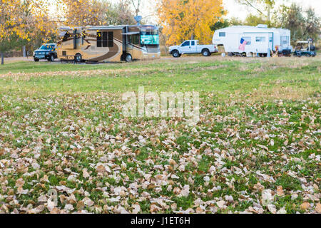 Camping im späten Oktober in Colorado. Stockfoto