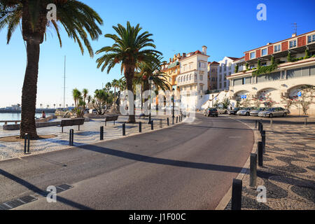 CASCAIS, PORTUGAL - ca. Oktober 2016: Straßen von Cascais Stadt, Cascais, Portugal Stockfoto