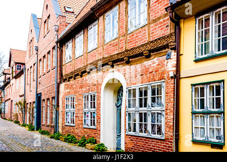 Lüneburg, Niedersachsen, Straße in der Altstadt; Lüneburg, Niedersachsen, Straße in der Altstadt Stockfoto