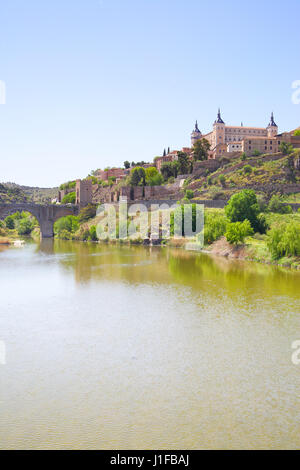 Malerischer Blick auf Toledo und Tagus Fluss, Spanien Stockfoto