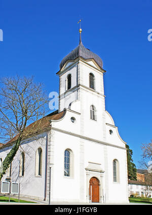 Die weiße Fassade des reformierte Kirche baden (reformierte Kirche), in der bahnhofplatz Platz der Altstadt von Baden, Schweiz. Stockfoto