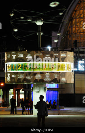 alex, alexanderplatz, Attraktion, bei nacht, Berlin, Gebäude, Hauptstadt, Hauptstädte, Stadt, Stadtzentrum, Stadtbild, Dämmerung, deutschland, Osten, gebäude Stockfoto