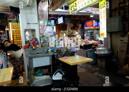 Restaurant, Namdaemun-Markt Bereich, Seoul, Südkorea Stockfoto