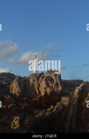 Große Felsen in der Nähe des Leuchtturms in Aruba. Stockfoto