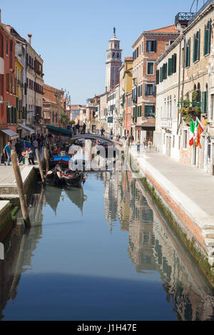 Rio di San Barnaba / Fondamenta Alberti / Fondamenta Gherardini, Dorsoduro, Venedig, Veneto, Italien Stockfoto