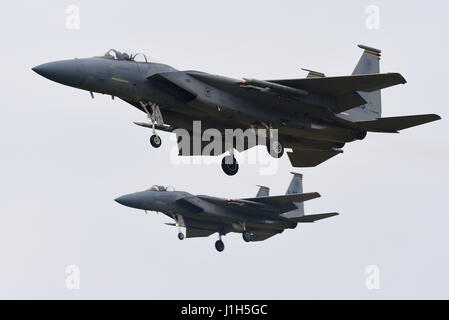 United States Air Force Boeing MDD F-15 Eagles of 493rd Fighter Squadron 'Grim Reapers' bei RAF Lakenheath, Suffolk, Großbritannien Stockfoto