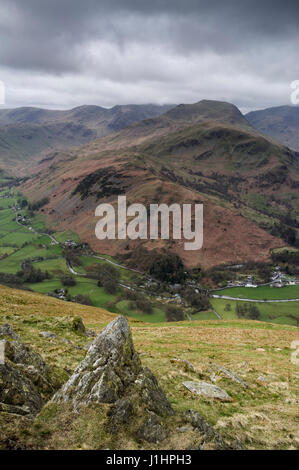 Blick über Patterdale Tal von Pisten der Ort fiel in Richtung Glenarama Park und St Sunday Crag, Lake District, Cumbria, UK Stockfoto