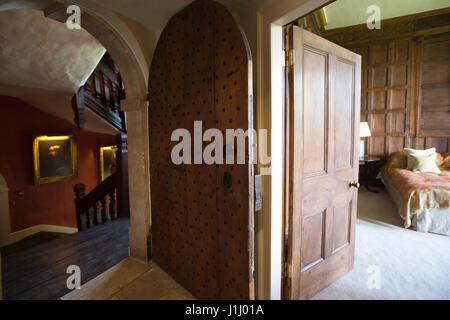 Elmore Gericht Herrenhaus in Gloucestershire, im Besitz von Anselm Deckmantel nach erben die 750 Jahre alte Eigenschaft von seinem Onkel im Jahr 2007. Stockfoto